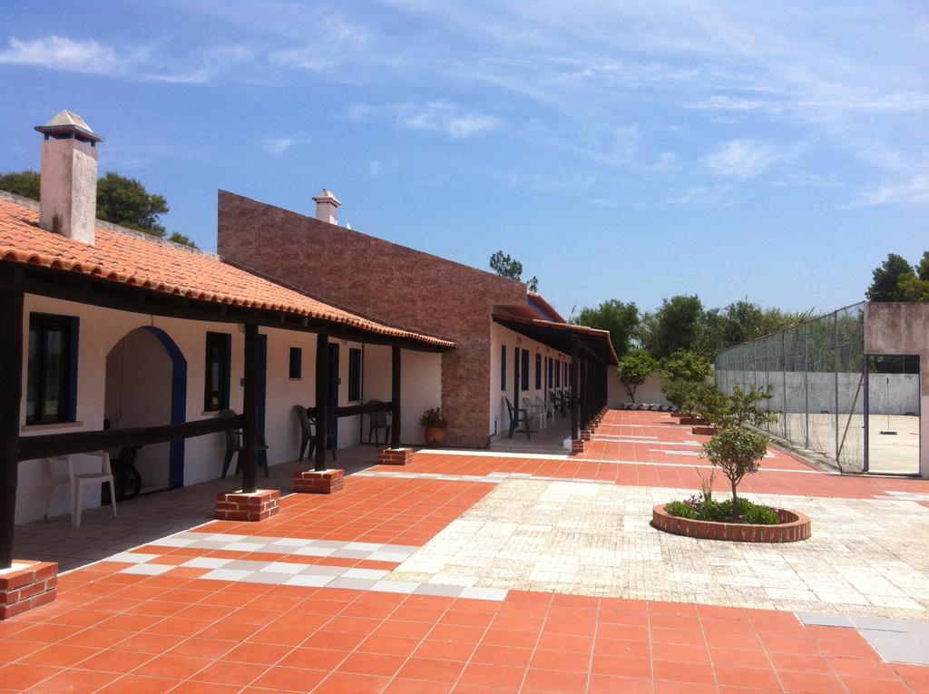 Alentejo Pig Dog Surf Camp Hotel Palhota Exterior foto